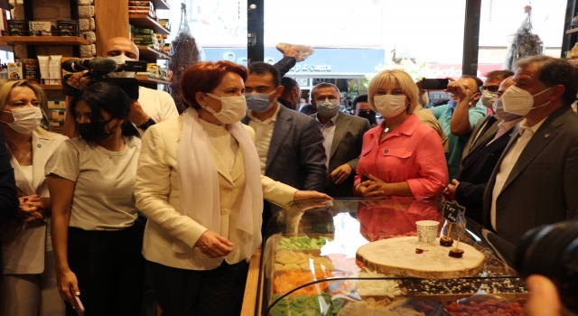 İYİ Parti Genel Başkanı Meral Akşener, Kocaeli’de esnaf ziyaretinde konuştu: