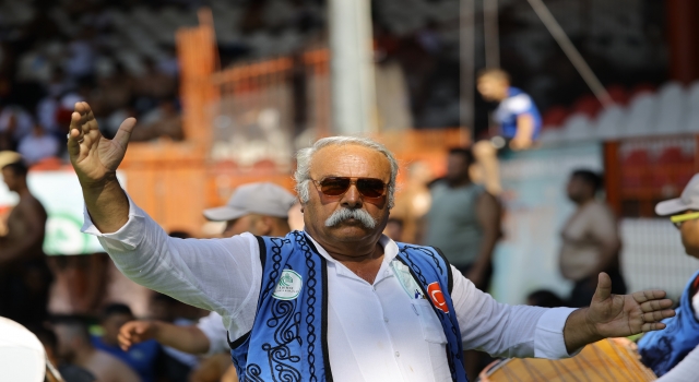 Dededen müzisyen Alaattin Zurnacı Kırkpınar çayırında 53 yıldır pehlivanları coşturuyor
