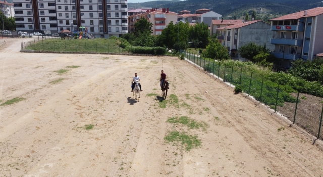 Osmanlı’nın kuruluş toprağında binicilik sporuyla tanışıyorlar