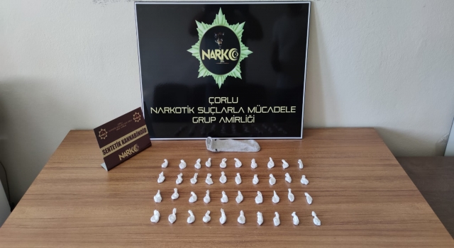 Çorlu’da şüphelinin attığı çorapta uyuşturucu ele geçirildi
