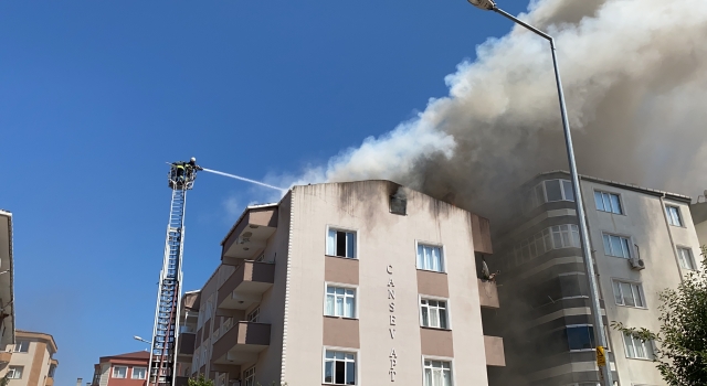 Tekirdağ’da bir binanın çatı katında çıkan yangın söndürüldü