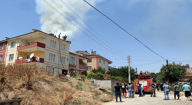 Edirne’de bir apartmanın çatısında çıkan yangın hasara neden oldu