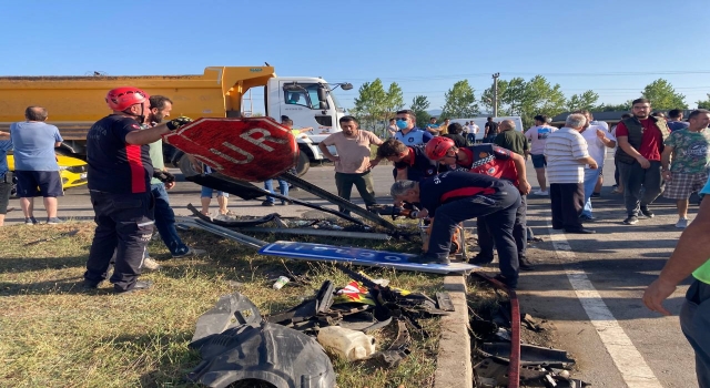 Sakarya’da iki otomobil çarpıştı: 1 ölü, 4 yaralı