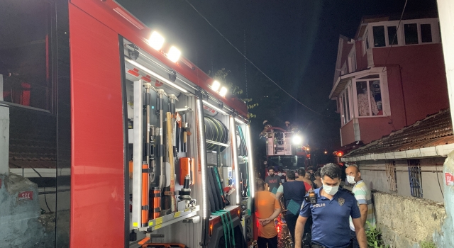 İstanbul’da bir cam atölyesi çıkan yangında kullanılamaz hale geldi