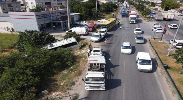 Bursa’da 5 aracın karıştığı zincirleme trafik kazasında 6 kişi yaralandı