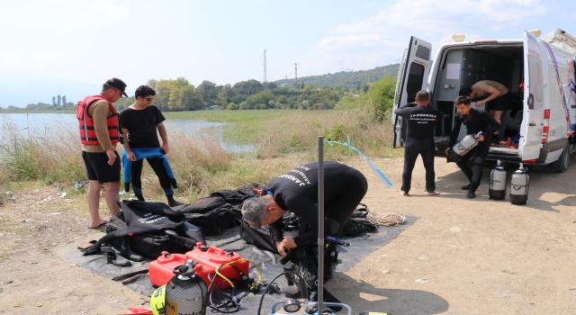 Sakarya’da serinlemek için girdiği gölde kaybolan kişiyi arama çalışmaları sürüyor