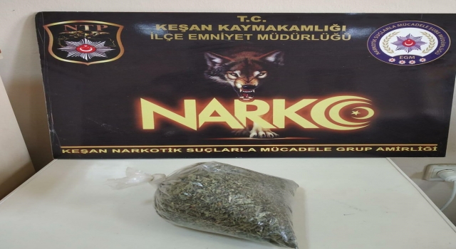 Edirne’de polis ekipleri çöp konteynerinde uyuşturucu ele geçirdi