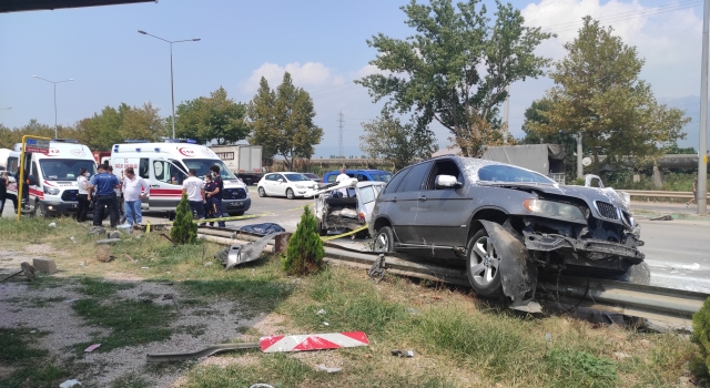 Bursa’da geri manevra yaparken bir otomobilin çarptığı aracın sürücüsü hayatını kaybetti