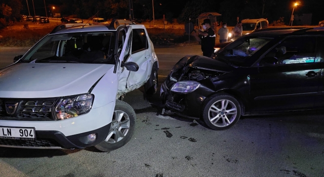 Tekirdağ’da iki otomobilin çarpışması sonucu 8 kişi yaralandı