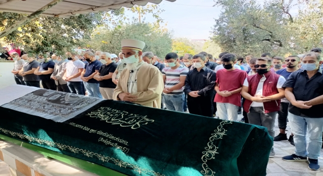 İzmir’de tünel girişindeki kazanın ardından hastanede ölen sürücünün cenazesi Balıkesir’de defnedildi