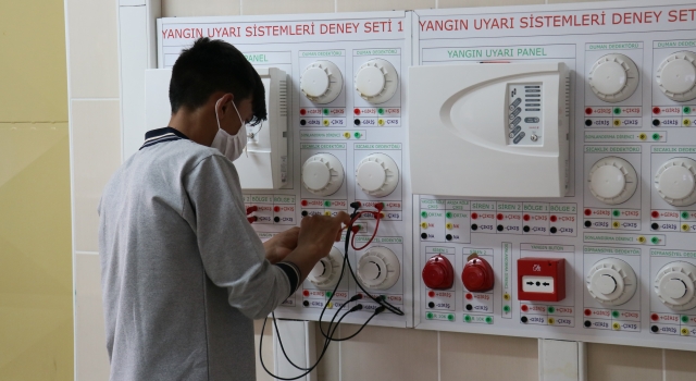 Yalova’daki meslek lisesine ilgi ”istihdam garantili protokol”le arttı