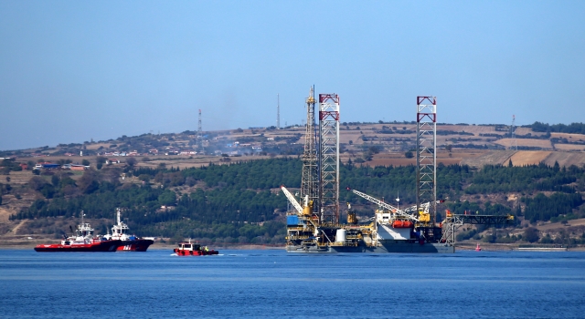 Dev platform suya batırılarak 1915 Çanakkale Köprüsü’nün altından geçirildi