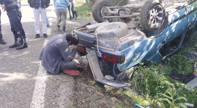 Bursa’da kaza yapan sürücü devrilen otomobilinin yanında gözyaşı döktü