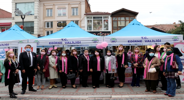 Edirne’de meme kanserine dikkati çekmek için pembe maske ve oyalı fular dağıtıldı