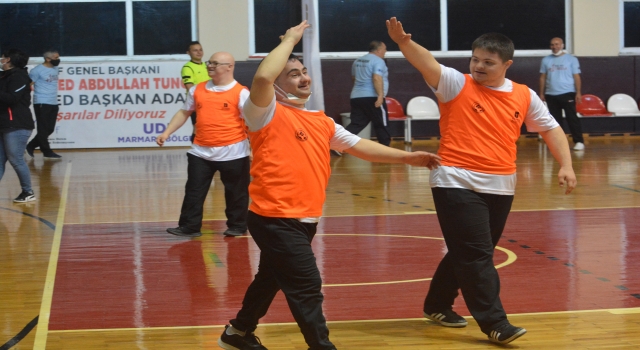 Down sendromlu gençler Balıkesir’de yarıştı