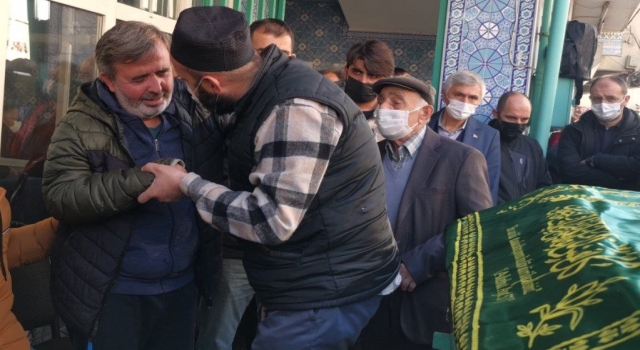 Kocaeli’de midibüsün dere yatağına devrildiği kazada ölen öğrencinin cenazesi defnedildi