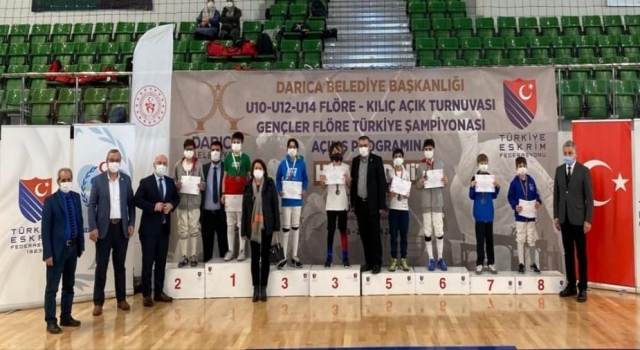 10, 12 ve 14 Yaş Altı Flöre ve Kılıç Açık Turnuvası sona erdi