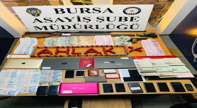 Bursa’da fuhuş operasyonunda 12 şüpheli yakalandı