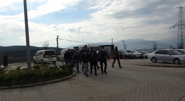 Gemlik’te hırsızlık şüphelisi 5 kişi yakalandı