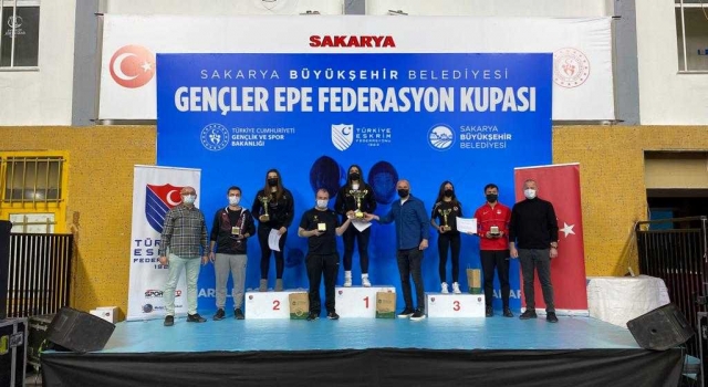 Eskrimde ”Gençler Epe Federasyon Kupası” sona erdi