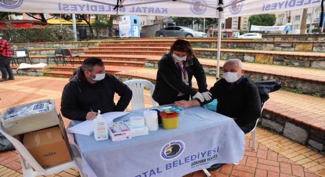 Kartal Belediyesi ve Kızılay iş birliğiyle vatandaşlar sağlık taramasından geçirildi