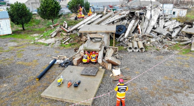 Bursa’da jandarma ekipleri deprem tatbikatı yaptı