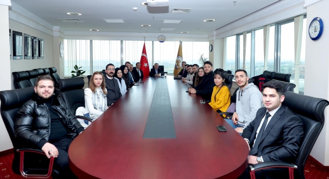 Trakya Üniversitesi Rektörü Prof. Dr. Tabakoğlu yabancı öğrencilerle bir araya geldi