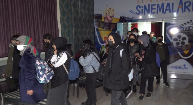 Tuzla’da ”Kesişme; İyi ki Varsın Eren” filminin gösterimi yapıldı