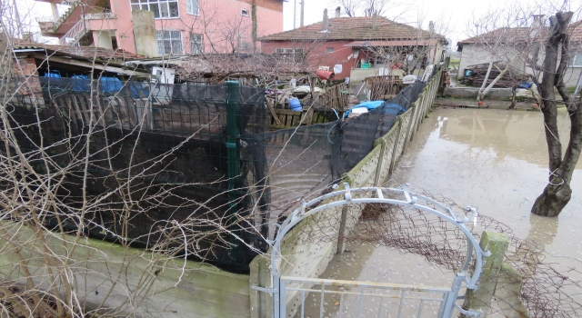 Kırklareli’nde kanalın çökmesi nedeniyle su baskınları yaşandı
