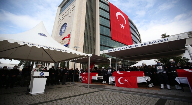 Bursa’da trafik kazasında hayatını kaybeden 4 itfaiye personeli için tören düzenlendi