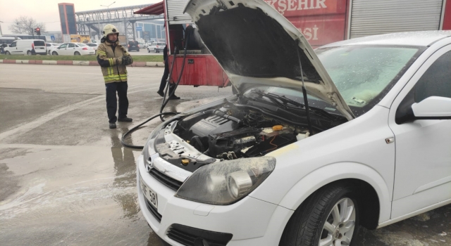 Bursa’da iki farklı noktada meydana gelen araç yangını söndürüldü