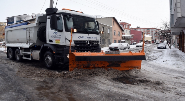Çorlu Belediyesi ekipleri karla mücadele hazırlıklarını tamamladı