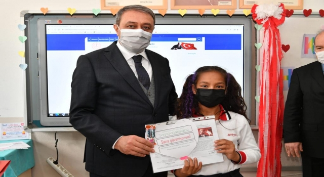 Bursa ve çevre illerde öğrenciler karnelerini aldı
