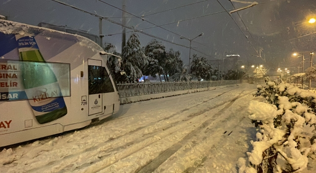 KabataşBağcılar Tramvayında seferler durduruldu 
