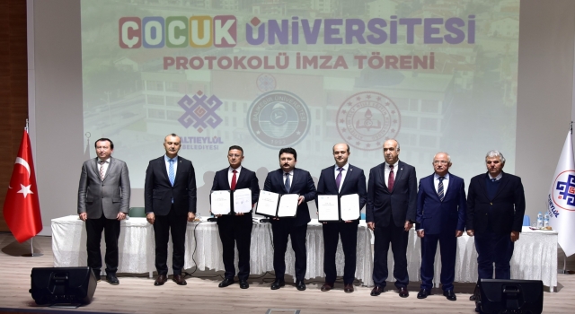 Balıkesir’de ”Çocuk Üniversitesi Projesi” hayata geçiriliyor