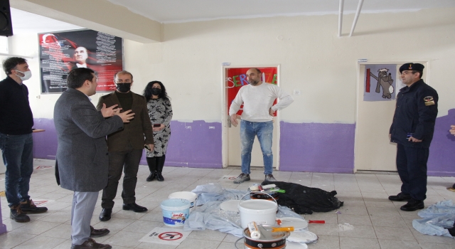 Pazaryeri Kaymakamı Altay, tadilatı süren okulları inceledi