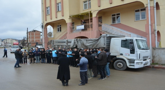 Orhaneli’den Afganistanlı ihtiyaç sahiplerine gıda yardımı