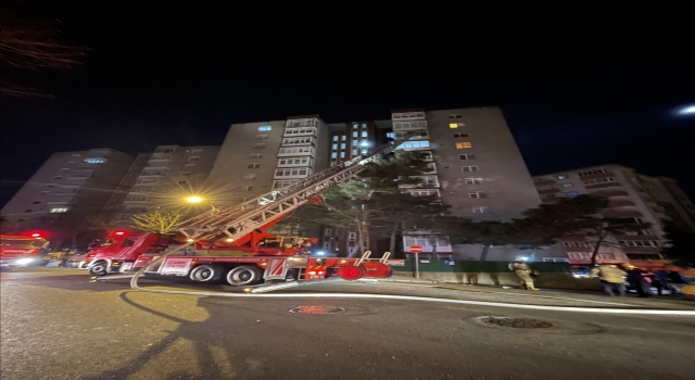 Kartal’da 11 katlı apartmanda çıkan yangın söndürüldü