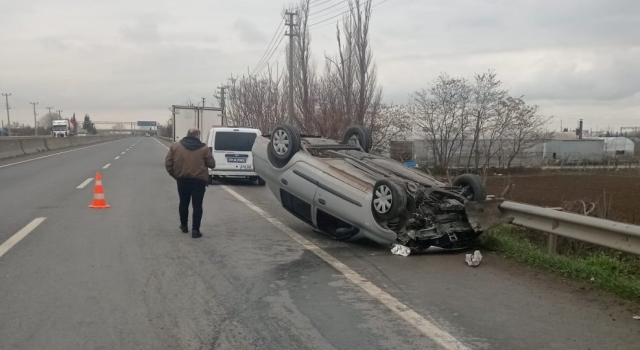 Yalova’da devrilen otomobilin sürücüsü yaralandı