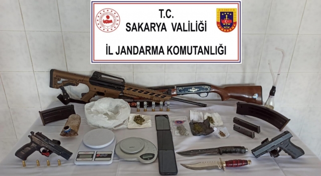 Sakarya’da suç örgütü operasyonunda yakalanan 3 zanlı tutuklandı