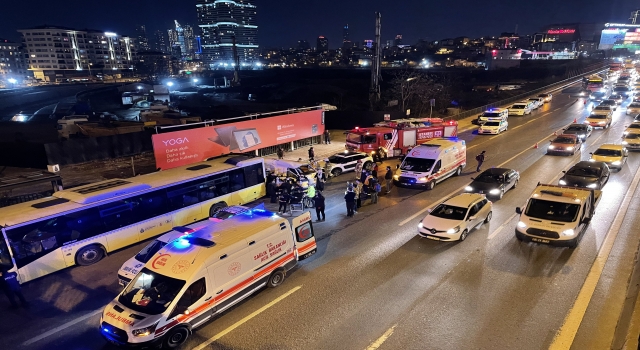 Kadıköy’deki trafik kazasında iki kişi yaralandı