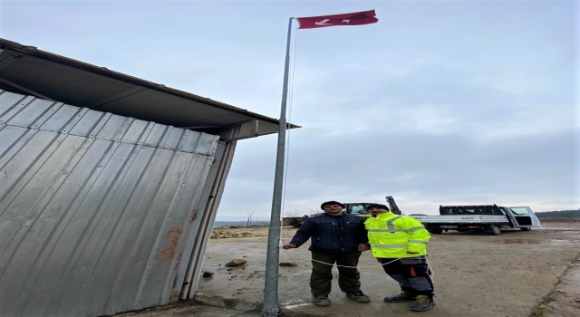 Kocaeli’de özel gereksinimli gencin Türk bayrağı talebi yerine getirildi