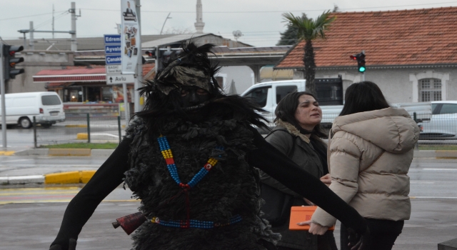 Balıkesir’de ”Uluslararası Altıeylül Tülütabak Tiyatro Festivali” başladı