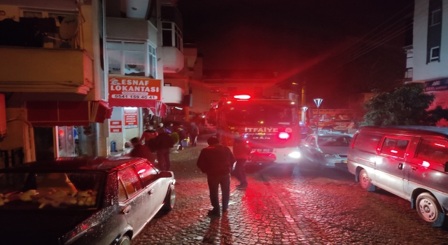 Gölcük’te iş yerinde çıkan yangın söndürüldü