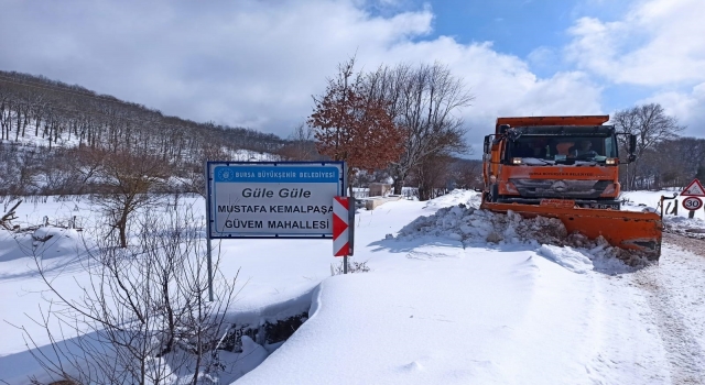 Bursa’da kar nedeniyle kapanan 276 mahallenin yolu açıldı