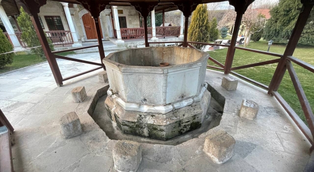 Edirne’de tarihi camiden musluk hırsızlığı güvenlik kamerasında