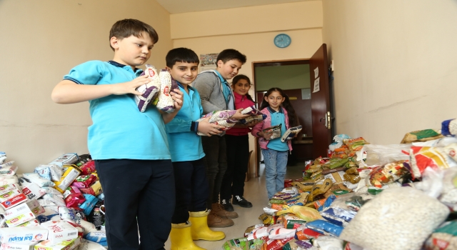 Tekirdağ’da ilkokul öğrencileri ihtiyaç sahibi aileler için erzak kolisi hazırlıyor