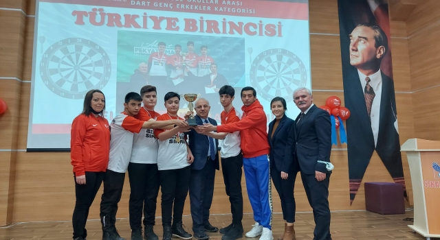 Bozüyük’te Türkiye Dart Şampiyonasında başarılı olan öğrenciler ödüllendirildi