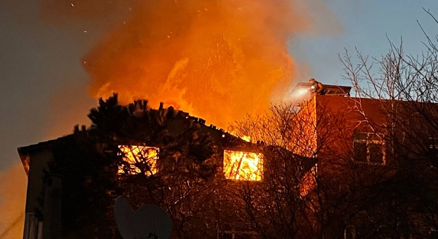 Beykoz’da gecekonduda başlayıp yan binaya sıçrayan yangın söndürüldü