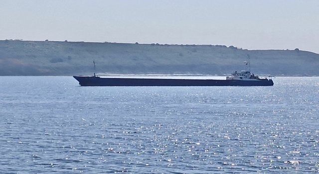 Çanakkale Boğazı’nda yük gemisi karaya oturdu